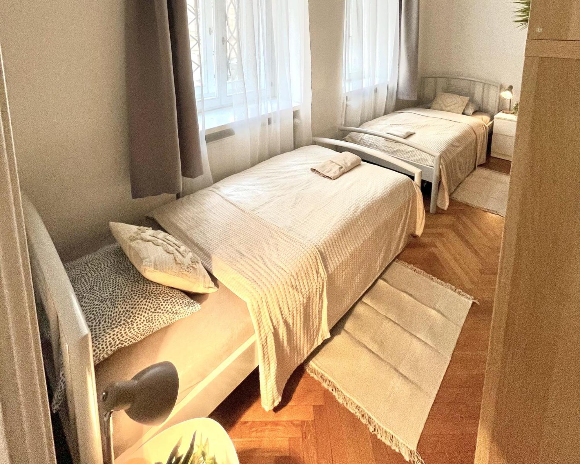 Apartment Mia - Old Town, Ac Bratislava Exteriör bild